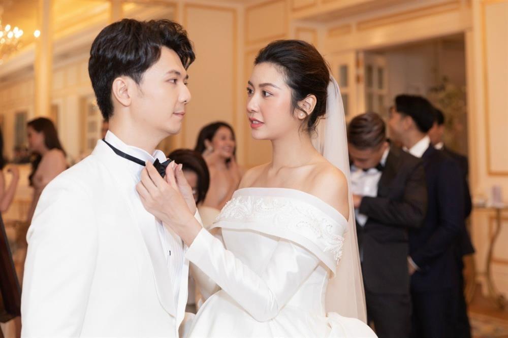 Á hậu Thúy Vân: Lấy chồng hơn 10 tuổi, tôi luôn được làm... em bé-2