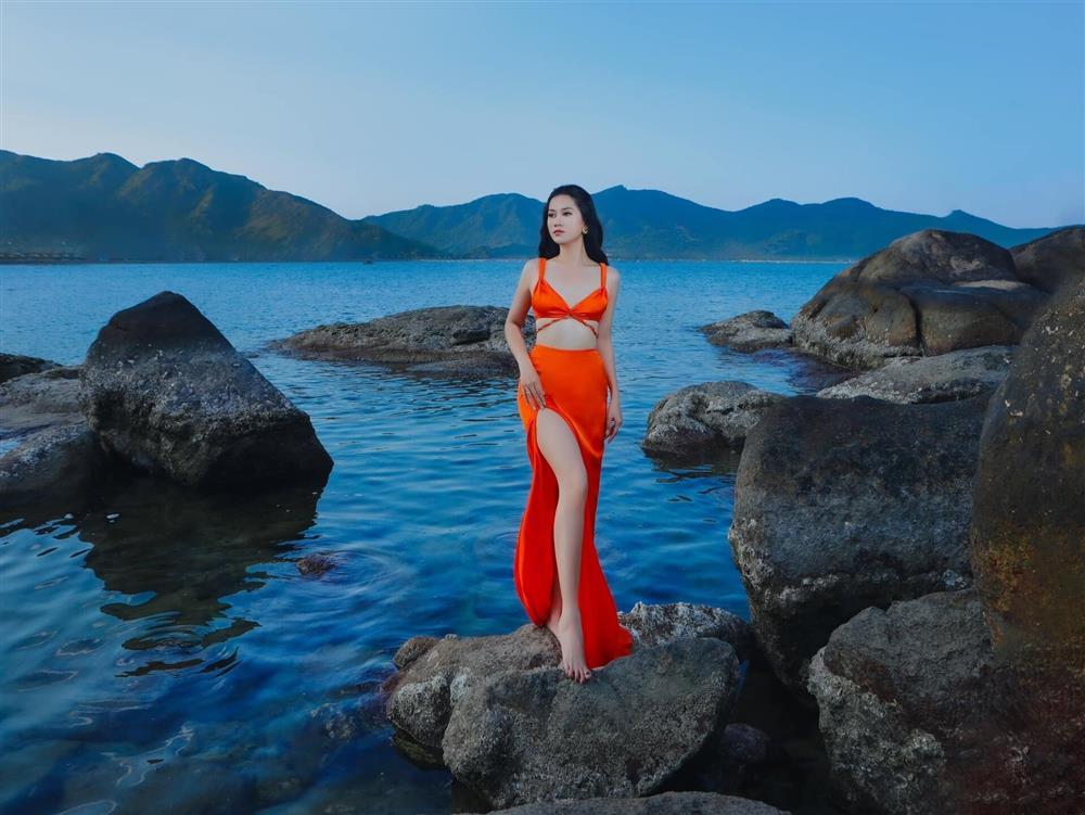 Lâm Vỹ Dạ diện bikini khoe vóc dáng nuột nà-5