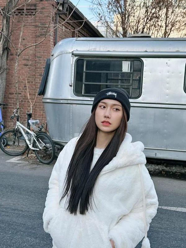 Chị đẹp Bắc Giang khiến fan phải dụi mắt khi mặc váy gây ảo giác lên thảm đỏ-7