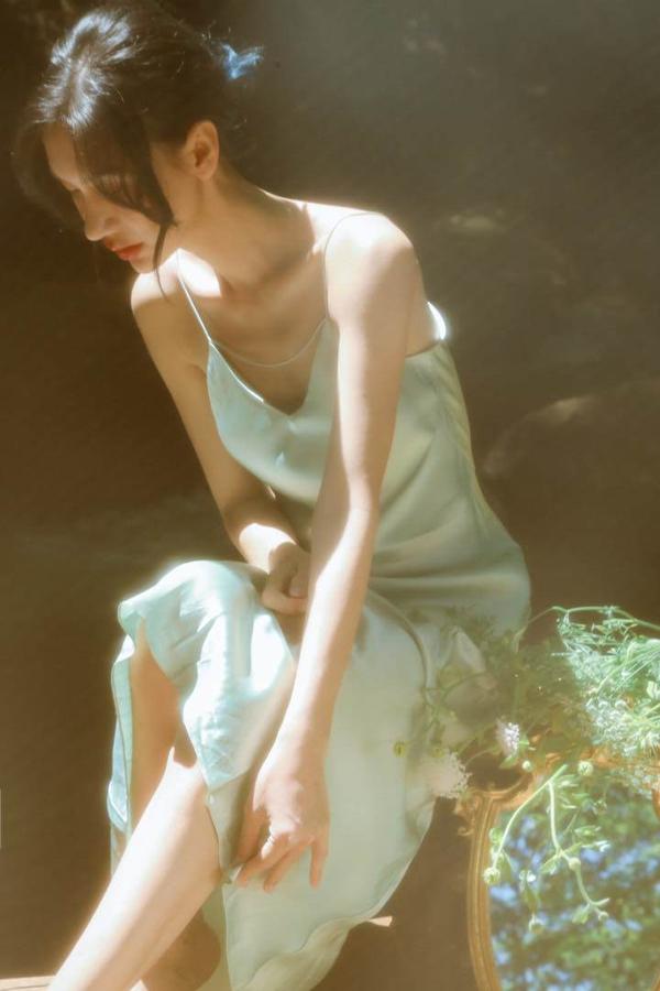 Chị đẹp Bắc Giang khiến fan phải dụi mắt khi mặc váy gây ảo giác lên thảm đỏ-9