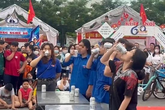 Phản cảm cuộc thi 'Người phụ nữ uống bia nhanh nhất'