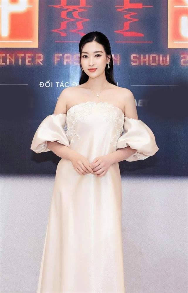 Nàng dâu hào môn Đỗ Mỹ Linh lần đầu tái xuất hậu sinh con, sắc vóc thế nào?-1