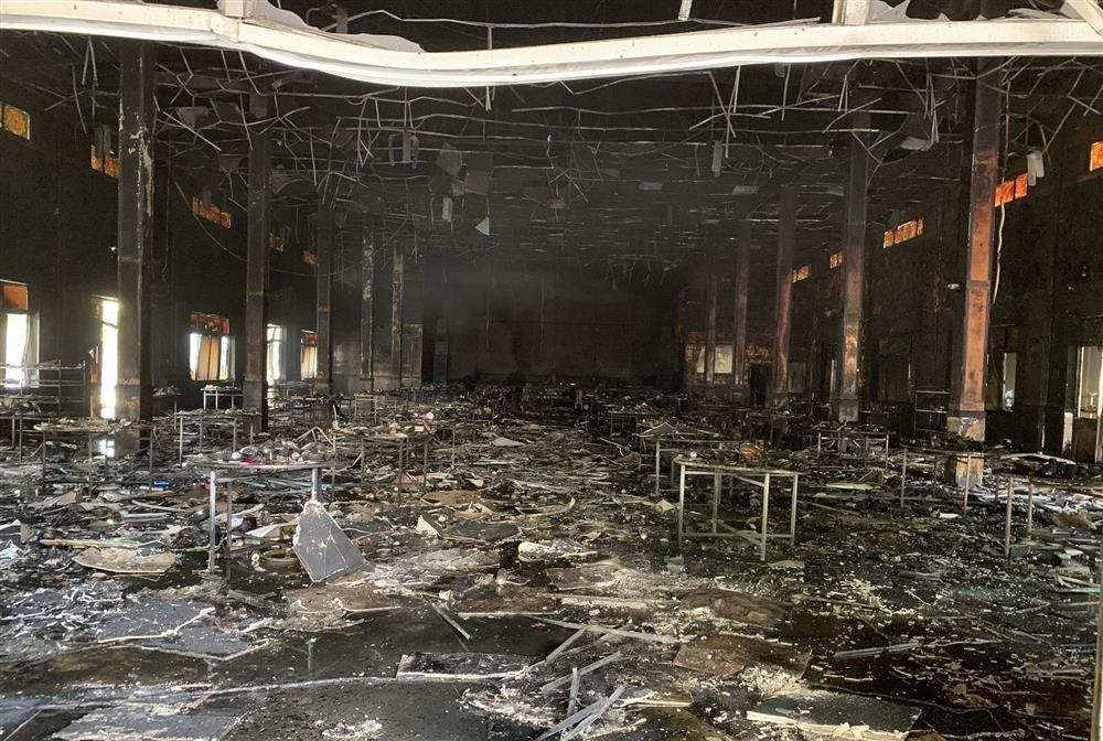 Cháy lớn tại hội trường tiệc cưới, cô dâu chú rể cùng 500 khách chạy thoát thân-1