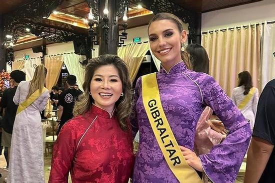 Thí sinh sống ở nơi diện tích chỉ 6,8 km2, bay 2 ngày mới đến Việt Nam thi hoa hậu