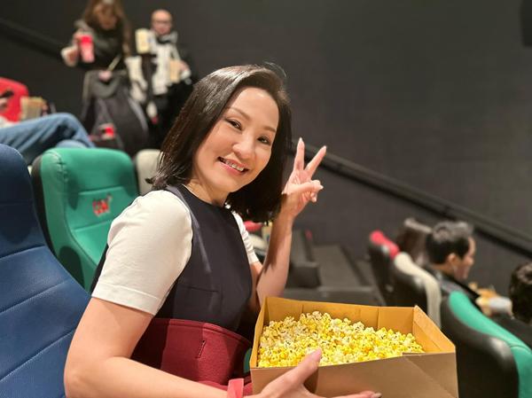 Sao Việt ly hôn tuổi xế chiều: Nghệ sĩ Hồng Đào U70 thăng hoa cả nhan sắc lẫn sự nghiệp-2