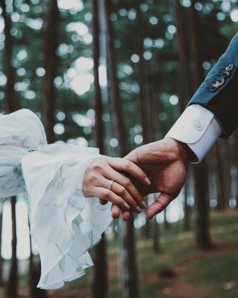 Hé lộ không gian đám cưới riêng tư của Thanh Hằng và chồng nhạc trưởng-6