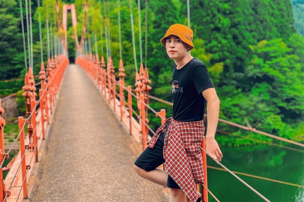 Ông bà người Nhật bịn rịn chia tay hàng xóm Việt Nam-2