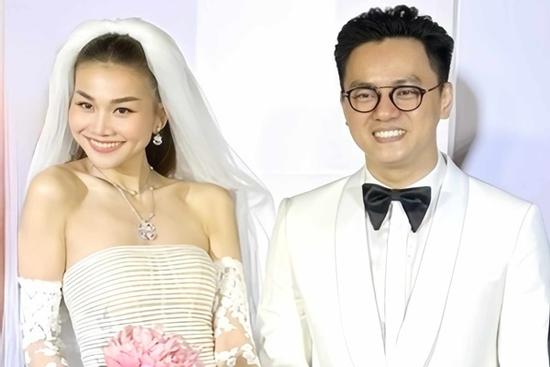 Hình ảnh hiếm của siêu mẫu Thanh Hằng trong ngày cưới