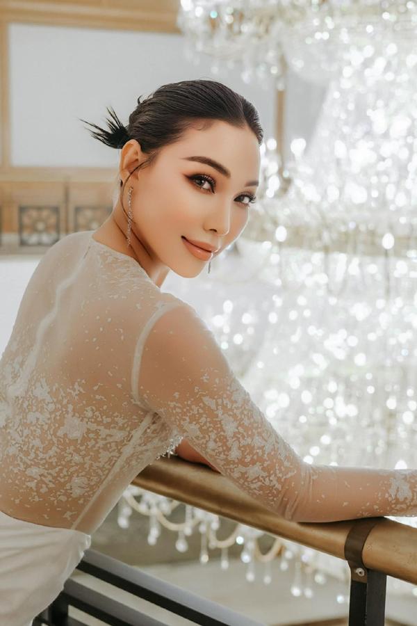 Cô bạn thân 16 năm của Ngọc Trinh: Sắc vóc nóng bỏng nhờ thói quen buổi tối ai cũng nên học-3