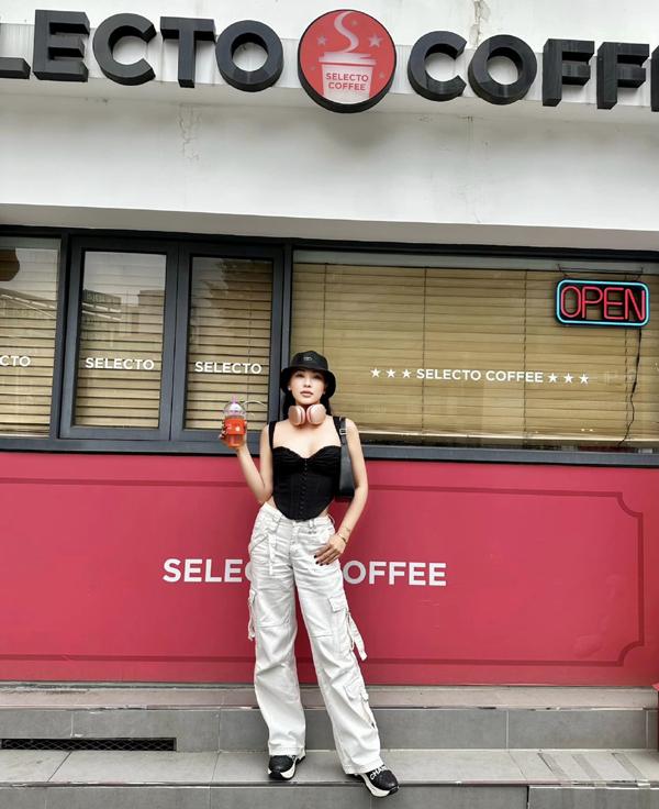 Cô bạn thân 16 năm của Ngọc Trinh: Sắc vóc nóng bỏng nhờ thói quen buổi tối ai cũng nên học-8