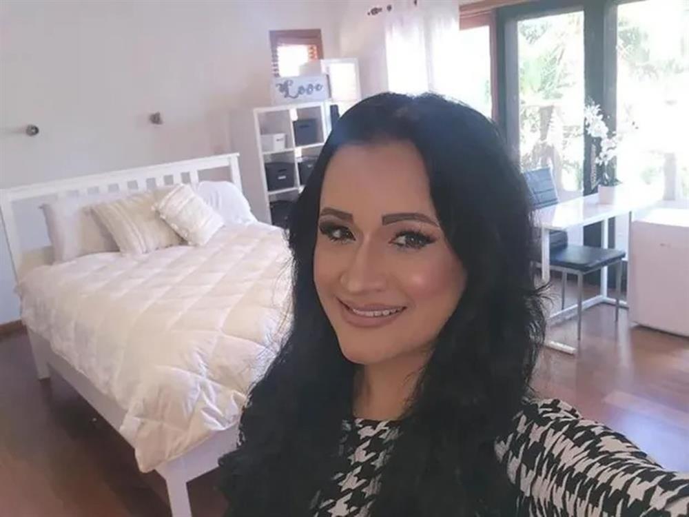 Độc lạ Australia: Ngủ chung giường với người mẫu tốn 2,5 triệu đồng/tuần-1