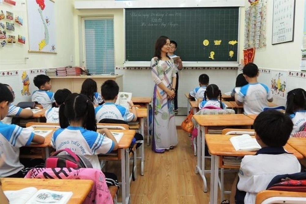 Cô giáo bị tố vì chiếc bảng đen và nỗi sợ... dạy học trò-2