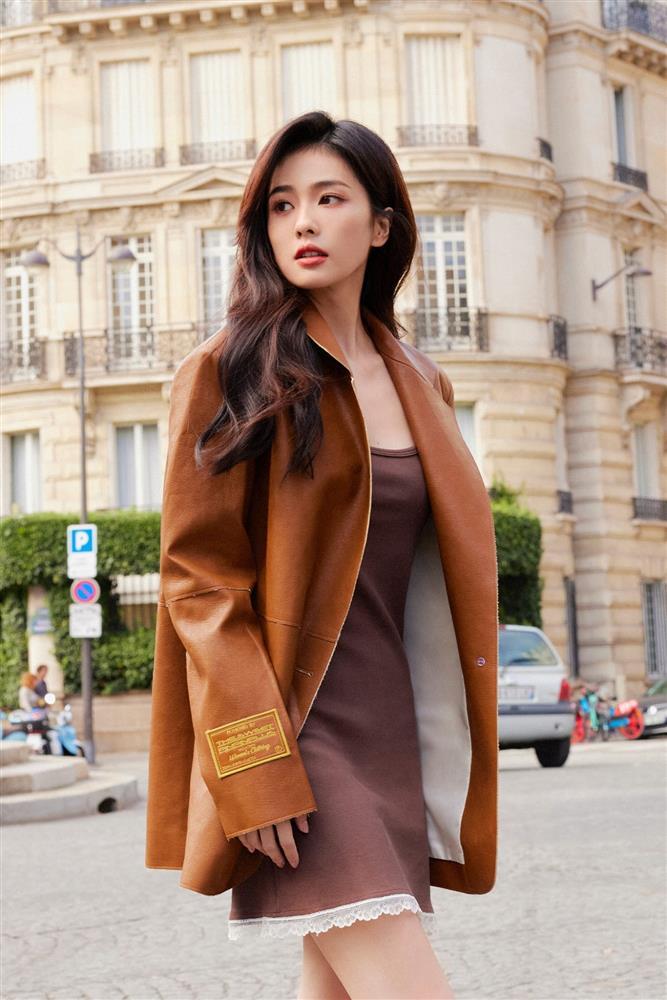 Mối quan hệ đặc biệt của Bạch Lộc và cô trợ lý của mình-1