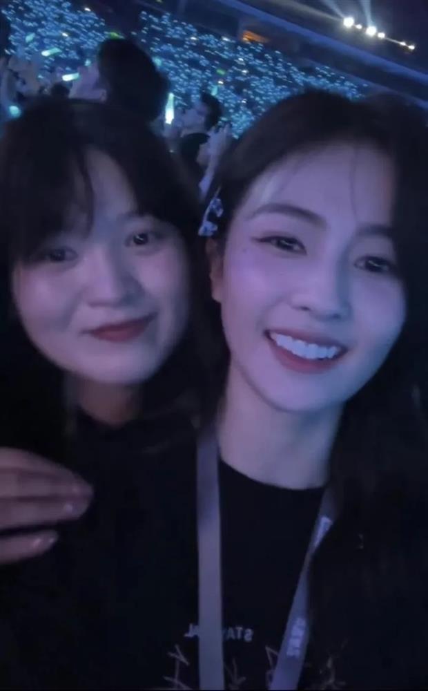 Mối quan hệ đặc biệt của Bạch Lộc và cô trợ lý của mình-3