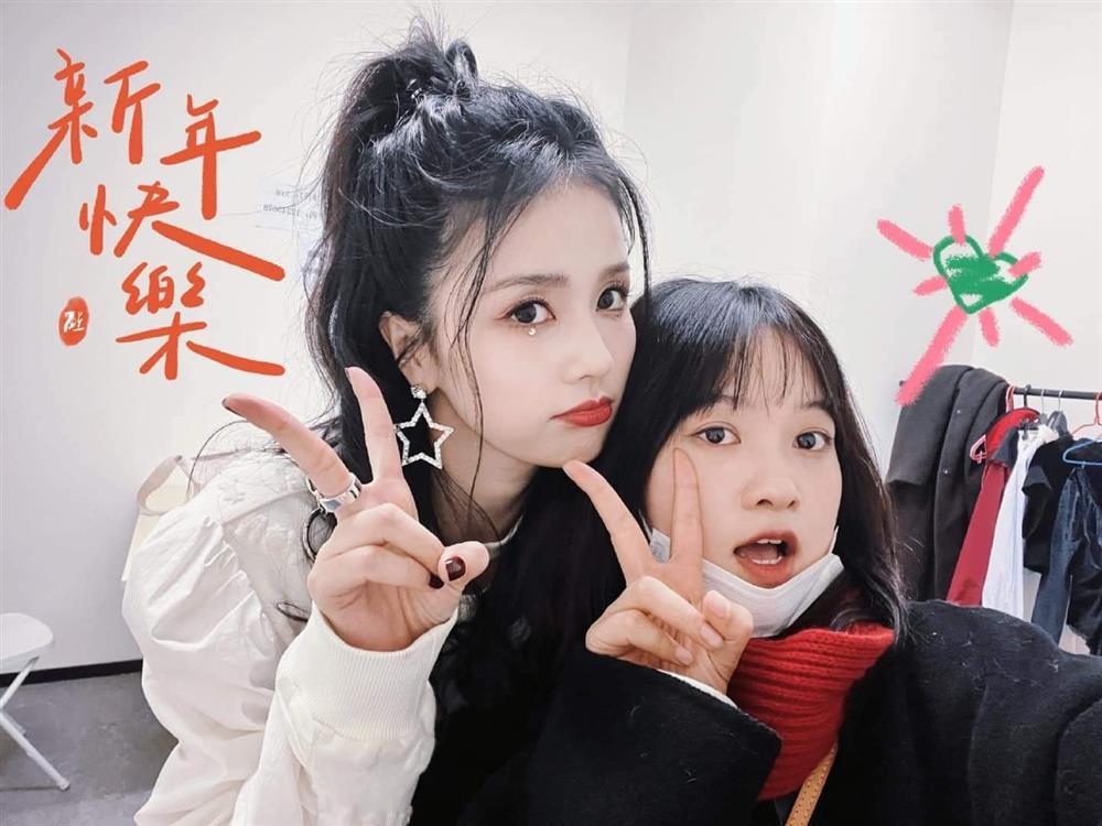 Mối quan hệ đặc biệt của Bạch Lộc và cô trợ lý của mình-4