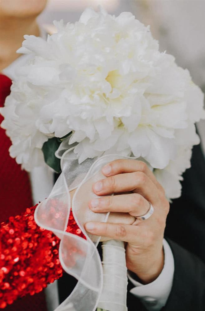 Mê cách Thanh Hằng chọn phụ kiện, trang sức cưới: Tinh tế và ý nghĩa-3