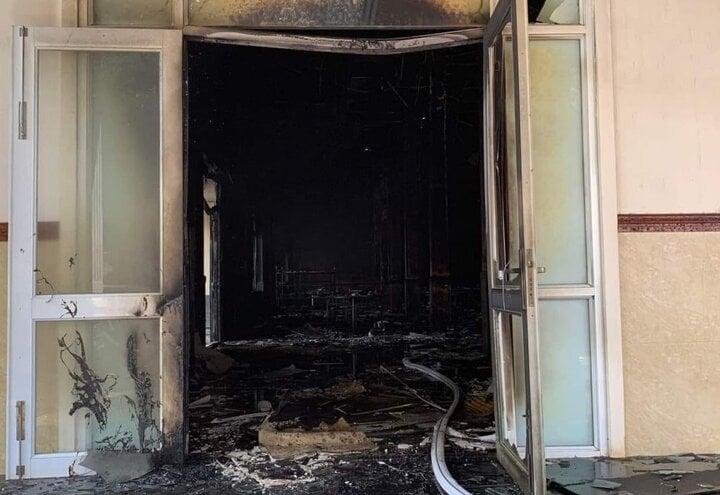 Chú rể kể phút đưa cô dâu thoát ngọn lửa thiêu rụi hội trường đám cưới ở Vũng Tàu-1