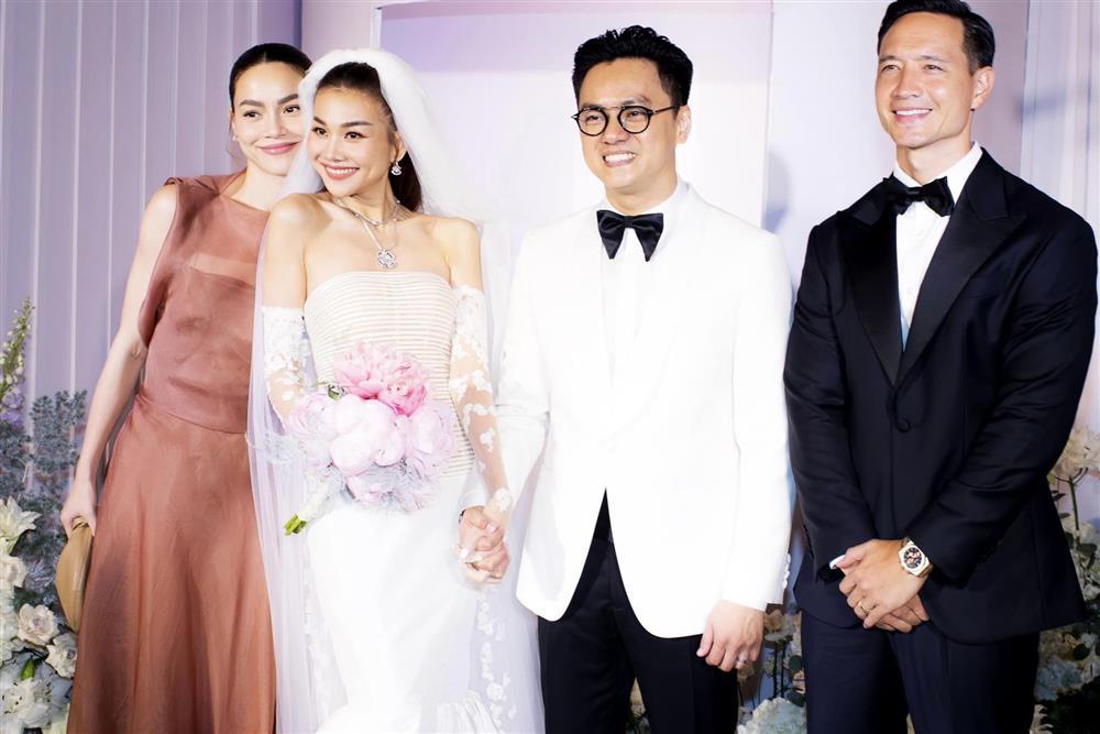 Hồ Ngọc Hà xả kho ảnh cùng vợ chồng Thanh Hằng, hé lộ điều đặc biệt trong đám cưới sắp tới với Kim Lý-1