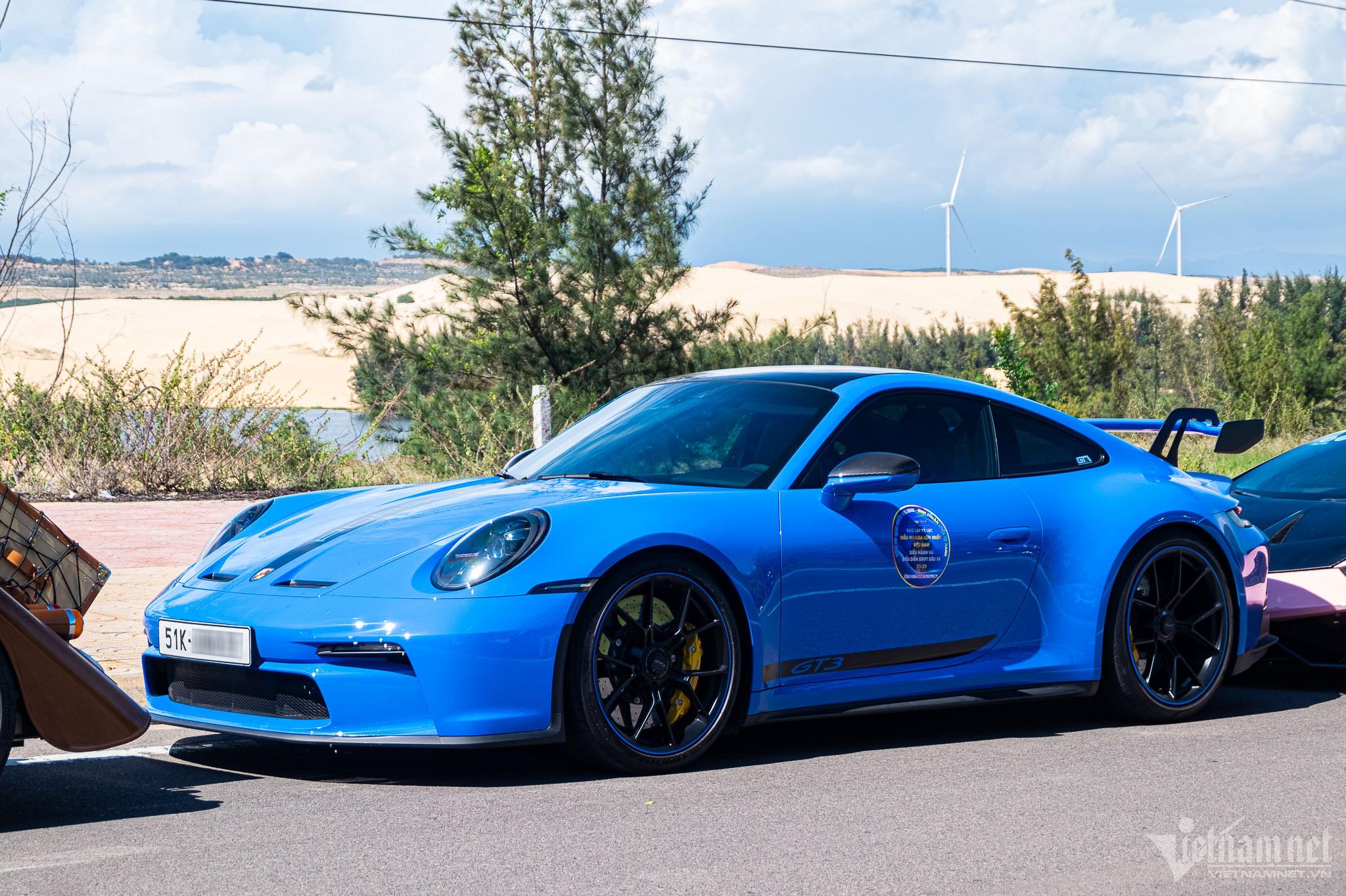 Choáng đại gia Sài Gòn đi phượt bằng dàn siêu xe hàng trăm tỷ ra Bình Thuận-19