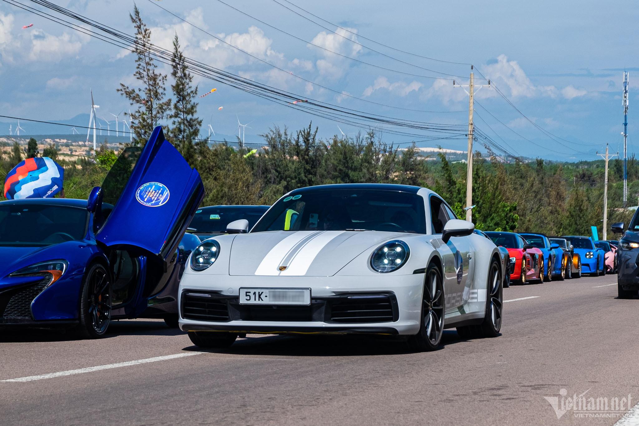 Choáng đại gia Sài Gòn đi phượt bằng dàn siêu xe hàng trăm tỷ ra Bình Thuận-22