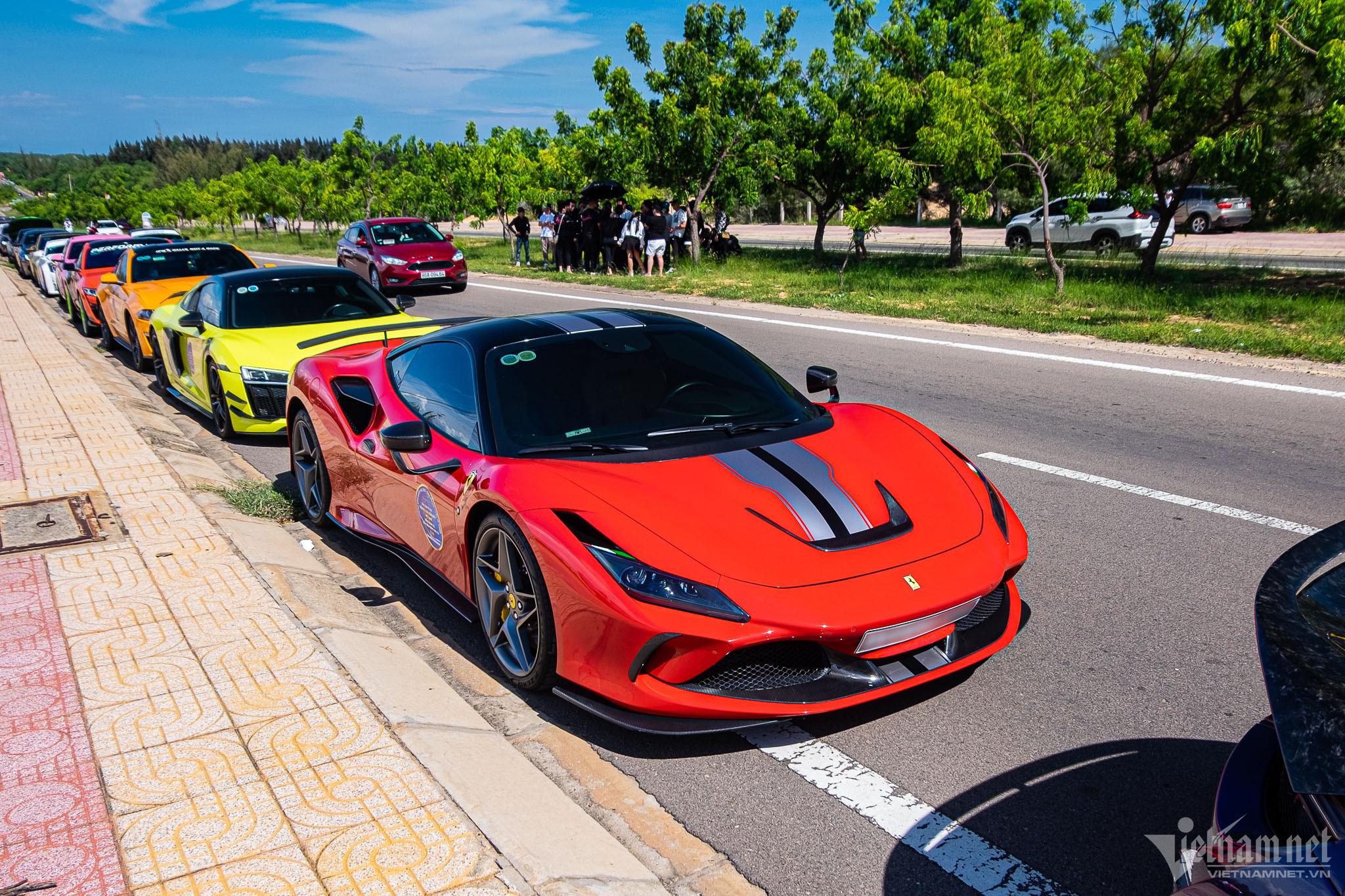 Choáng đại gia Sài Gòn đi phượt bằng dàn siêu xe hàng trăm tỷ ra Bình Thuận-24