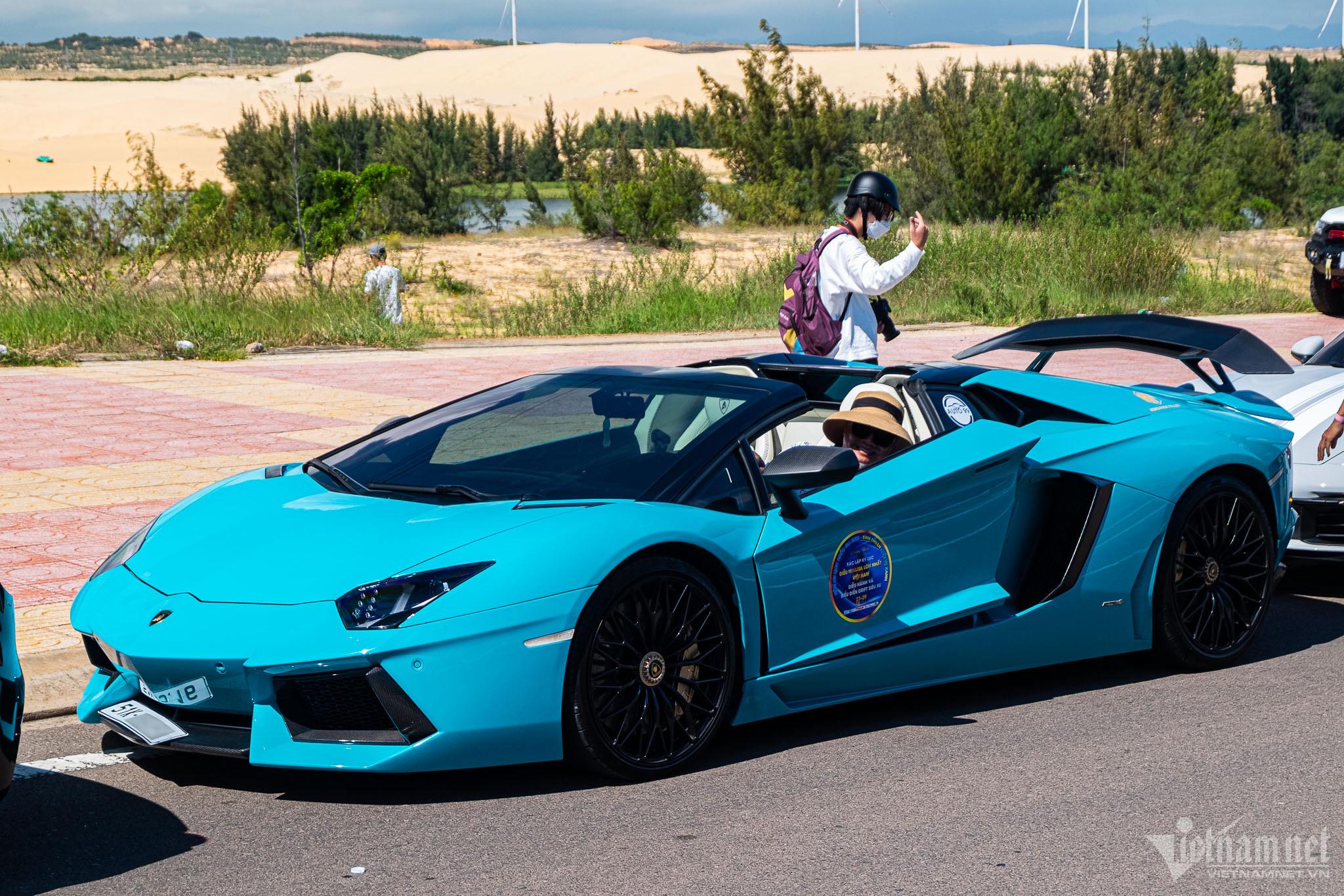 Choáng đại gia Sài Gòn đi phượt bằng dàn siêu xe hàng trăm tỷ ra Bình Thuận-25