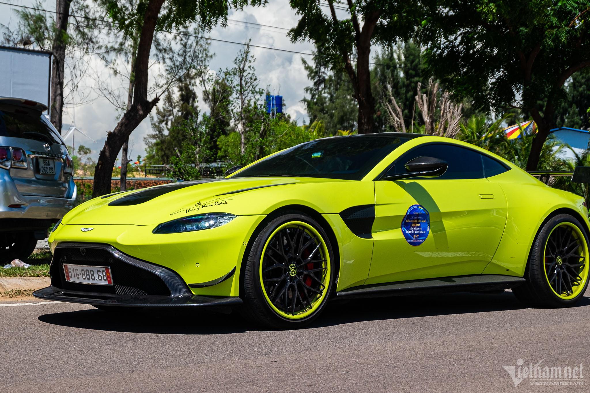 Choáng đại gia Sài Gòn đi phượt bằng dàn siêu xe hàng trăm tỷ ra Bình Thuận-30