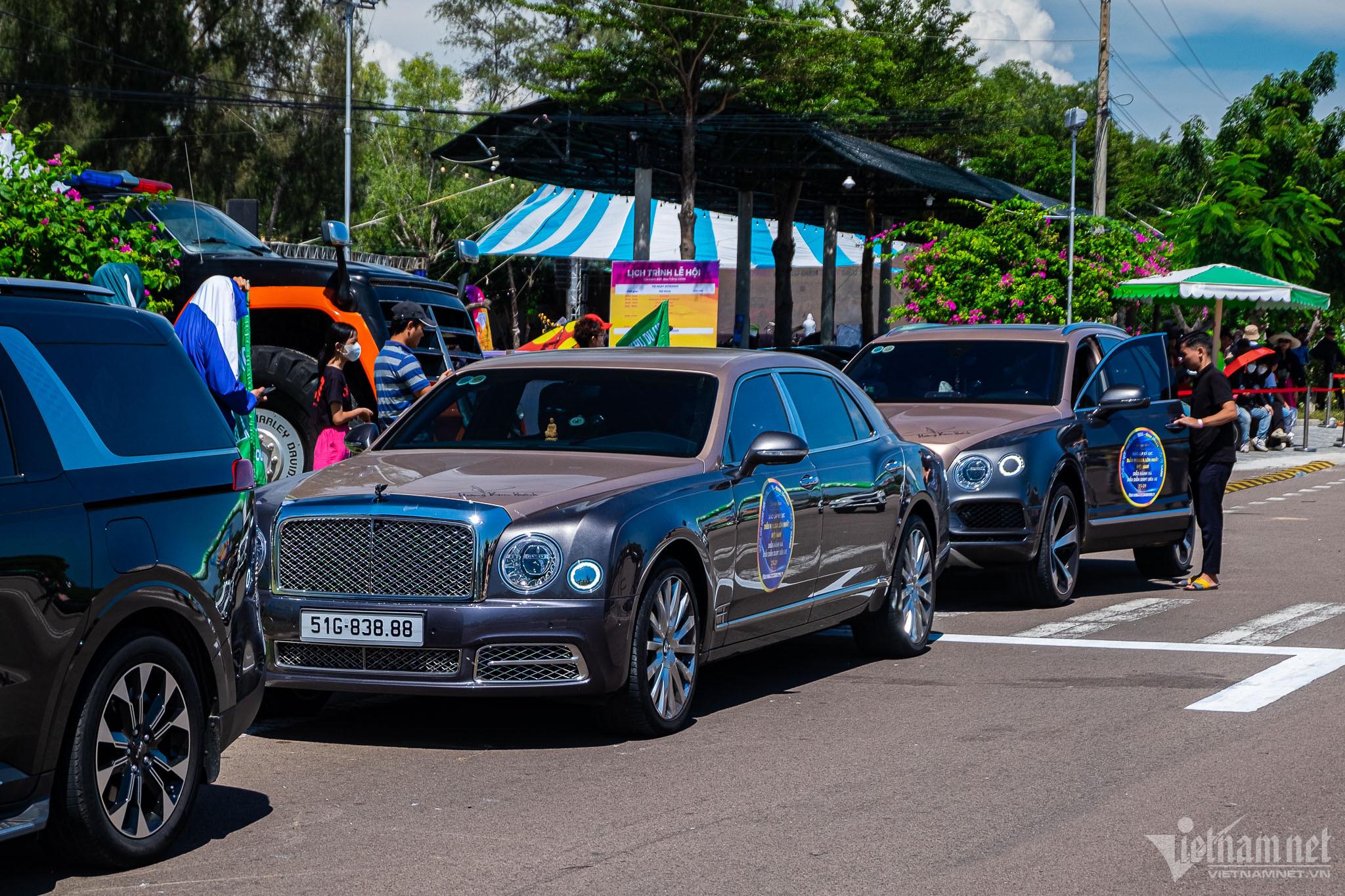 Choáng đại gia Sài Gòn đi phượt bằng dàn siêu xe hàng trăm tỷ ra Bình Thuận-35
