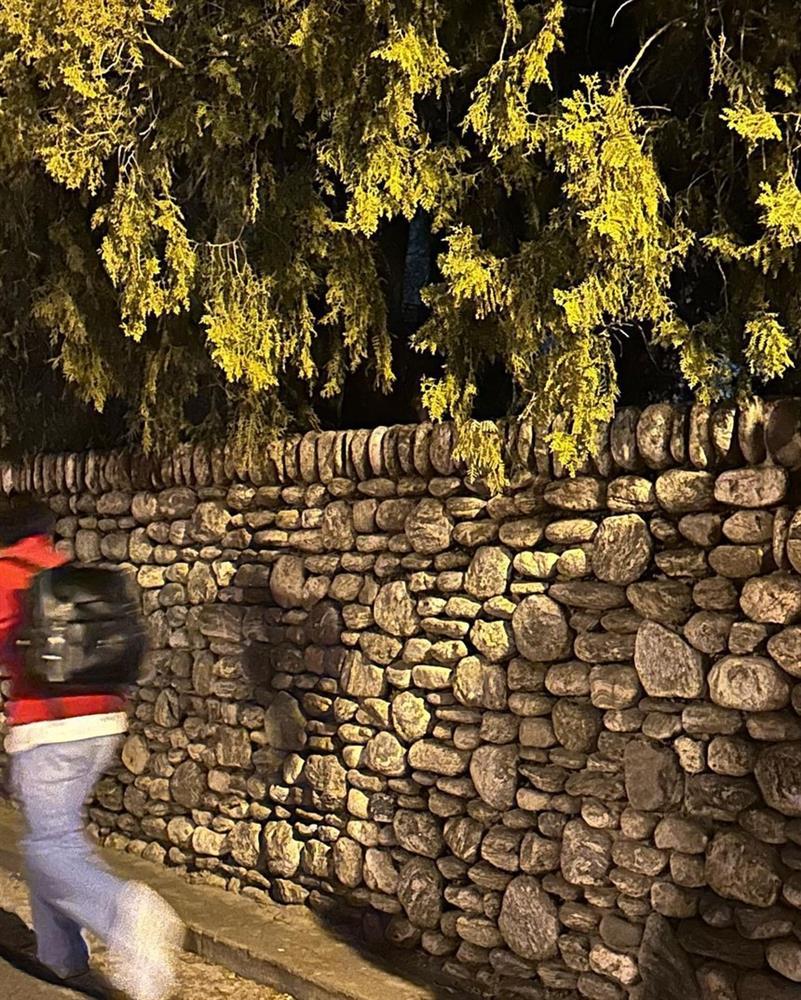 Rộ nghi vấn V (BTS) đến nhà của Jennie (BLACKPINK) sau concert của Harry Style?-2