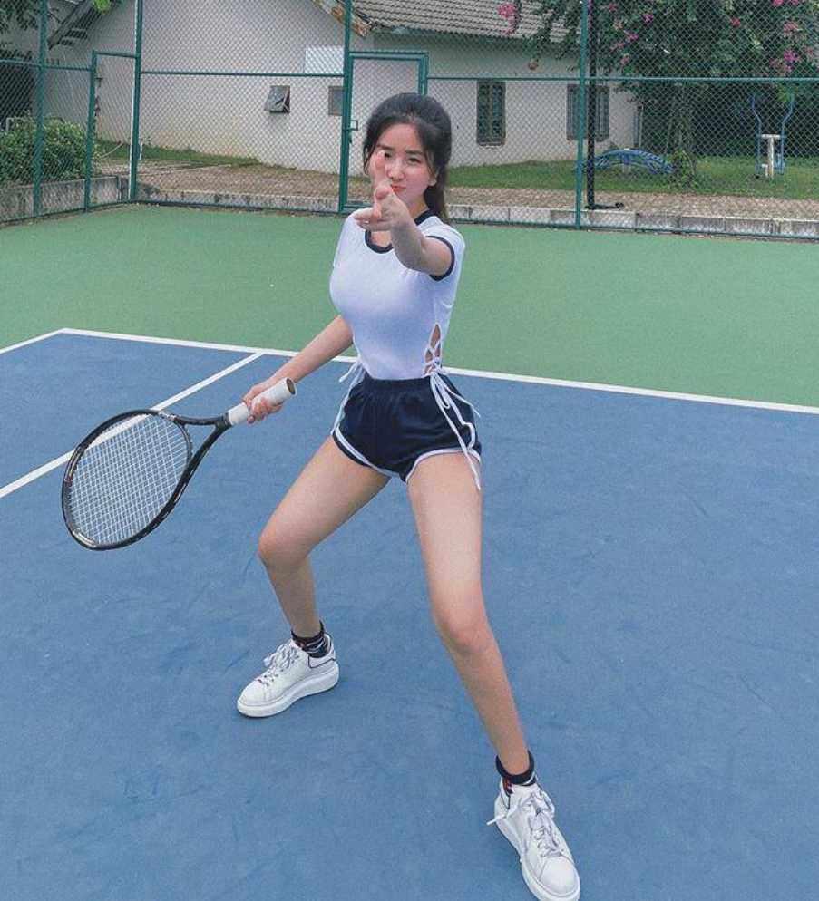 Elly Trần và dàn sao Việt mặc hở chơi tennis, có người diện cả đồ bơi ra sân-4