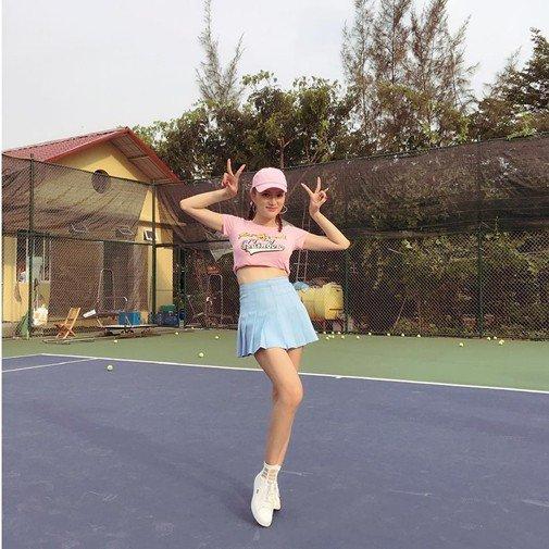 Elly Trần và dàn sao Việt mặc hở chơi tennis, có người diện cả đồ bơi ra sân-7