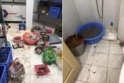 Khách tố quán buffet ở Hà Nội bẩn kinh hoàng, rau thịt vứt ngổn ngang sàn bếp