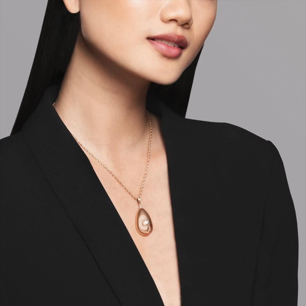 9 mẫu trang sức tôn vẻ sang trọng cần có trong tủ đồ của phụ nữ-4