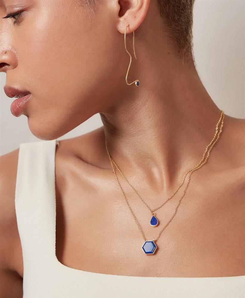 9 mẫu trang sức tôn vẻ sang trọng cần có trong tủ đồ của phụ nữ-9