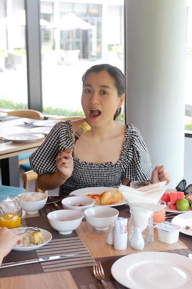 Lâm Vỹ Dạ từng muốn bỏ nghề vì cân nặng sau sinh, phải mặc áo mưa chạy bộ đốt mỡ-6