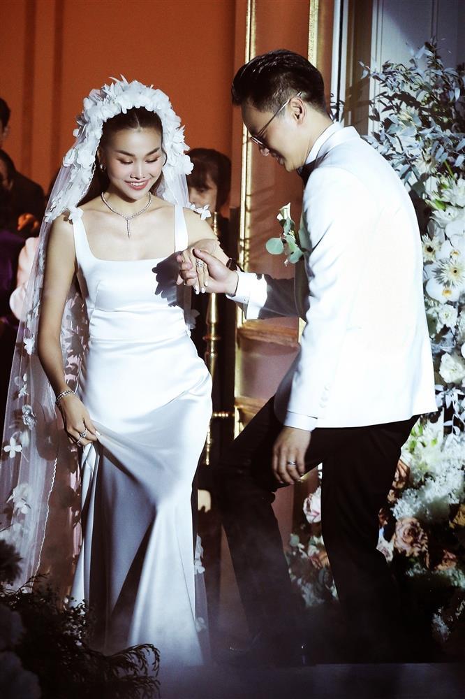 Giới showbiz đăng ảnh cưới Thanh Hằng-13