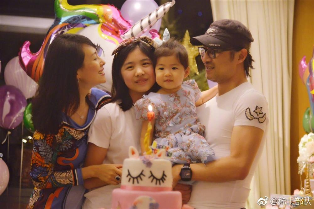 Cuộc hôn nhân bị gọi là giả tạo của Chương Tử Di và nam ca sĩ đã có hai đời vợ-6