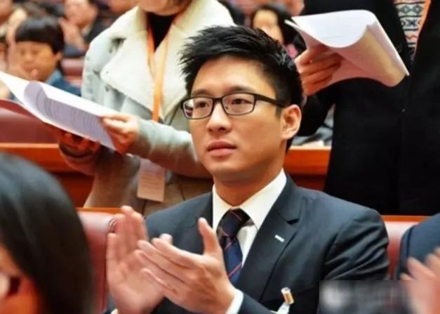 Hậu ly hôn Uông Phong, mối tình buồn năm 25 tuổi của Chương Tử Di bất ngờ bị khơi lại-4