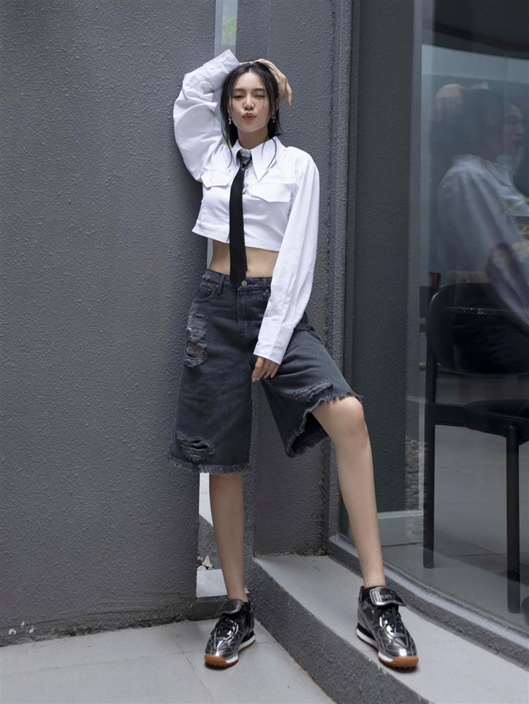 Ninh Dương Lan Ngọc nổi loạn với style phong trần, bụi bặm ở tuổi 34-9