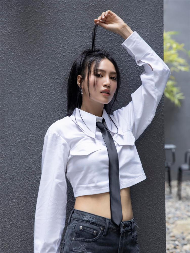 Ninh Dương Lan Ngọc nổi loạn với style phong trần, bụi bặm ở tuổi 34-8