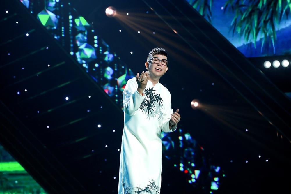 Long Nhật kể lại cuộc trốn chạy gia đình để theo đuổi đam mê ca hát-2