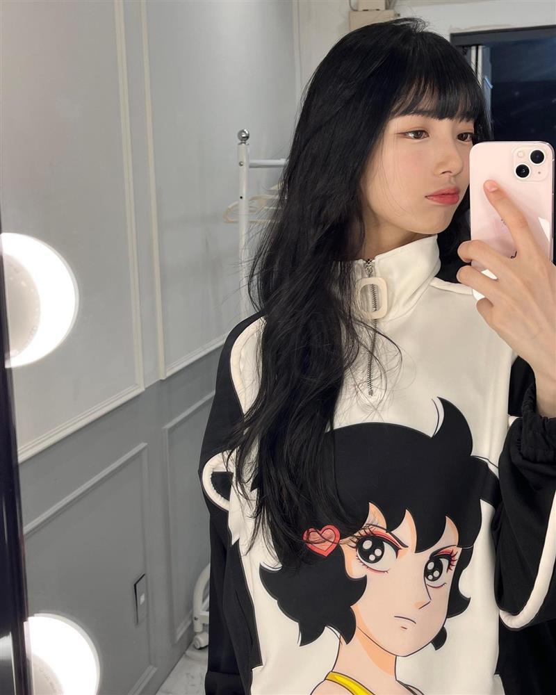 Suzy trong hậu trường Doona vẫn rất xinh dù toàn mặc đồ kín bưng-4