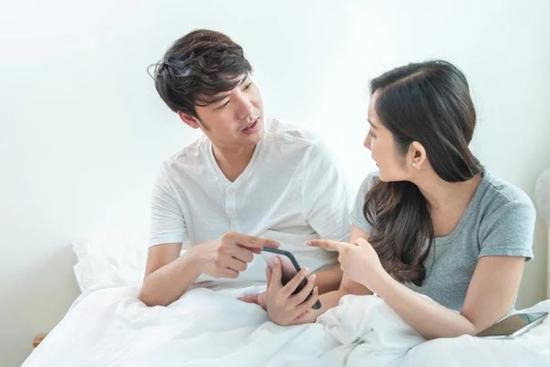 Đang yên lành, chồng tôi bỗng đòi rút hết tiền tiết kiệm để kinh doanh