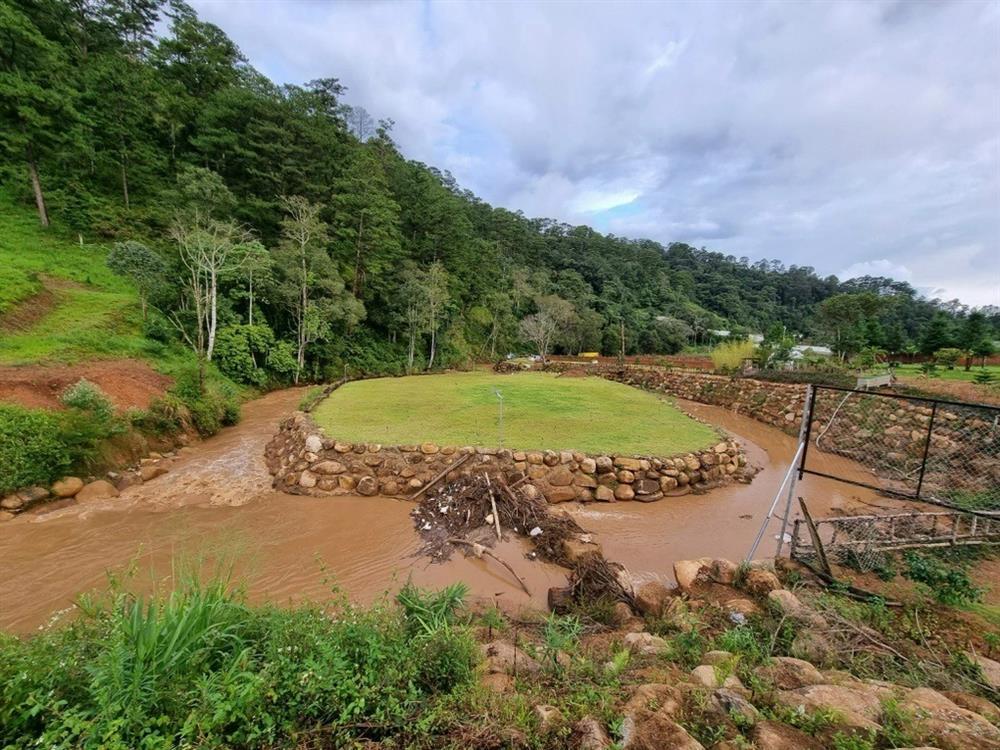 Vụ 4 du khách Hàn Quốc tử nạn ở Lâm Đồng: Người lái xe thoát chết-2