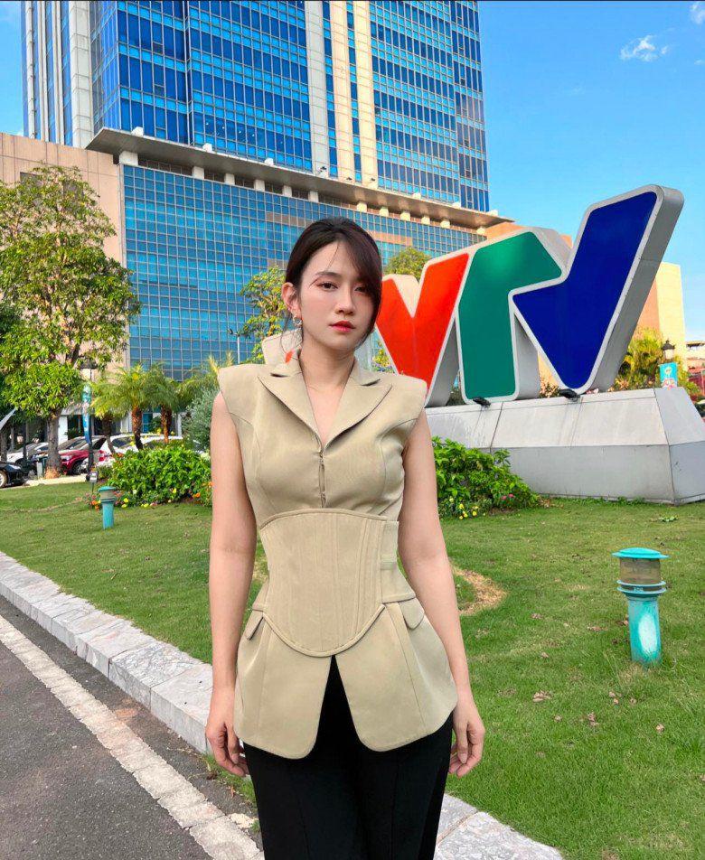 Lê Bống quá khứ hở bạo bị chỉ trích, nay mặc gì cũng được khen-4