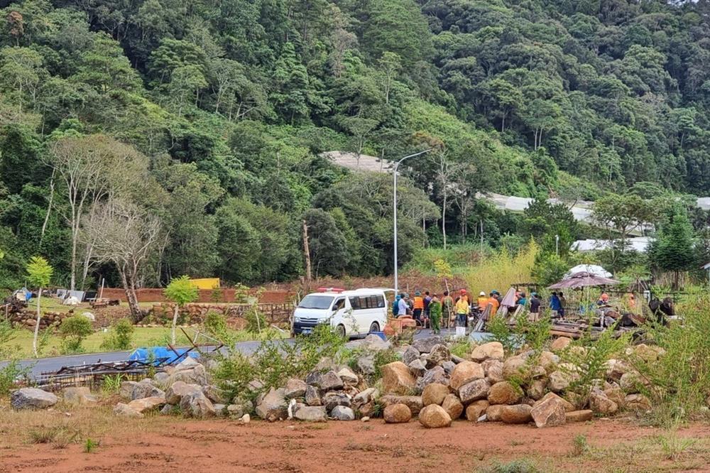 Vụ 4 du khách Hàn Quốc tử nạn: Tạm dừng hoạt động làng Cù Lần-1