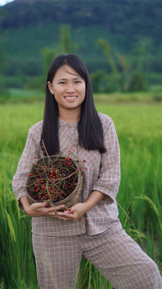 An Đen: Cô gái kể chuyện đồng quê trên TikTok hút triệu view-10