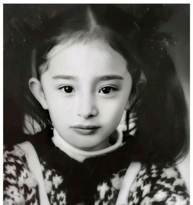 Hình ảnh hồi nhỏ đáng yêu của Dương Mịch: Ai nhìn cũng muốn cưng-4