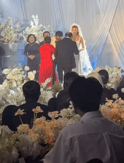 Mẹ chồng Thanh Hằng khoe nàng dâu mới xinh đẹp, hạnh phúc khi con trai tìm được bạn đời như ý-3