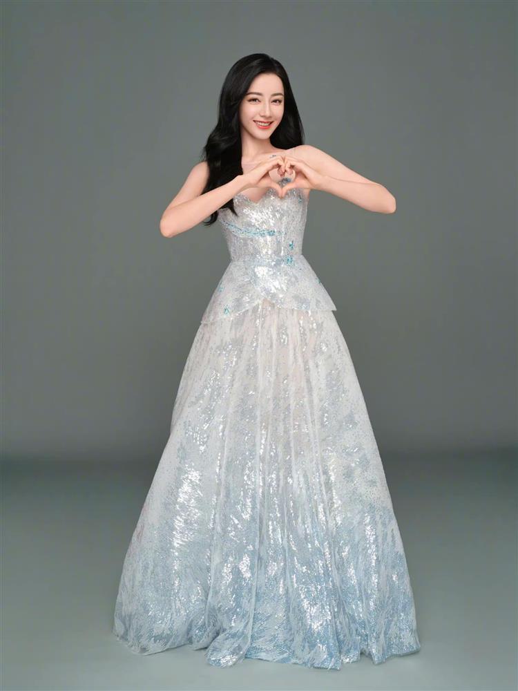 Địch Lệ Nhiệt Ba đẹp như cô dâu trong bộ ảnh mới-3